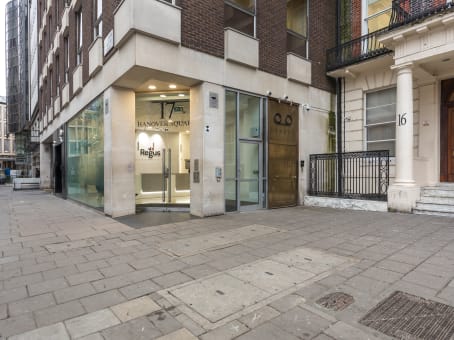 Building at 17 Hanover Square, Mayfair in London 1