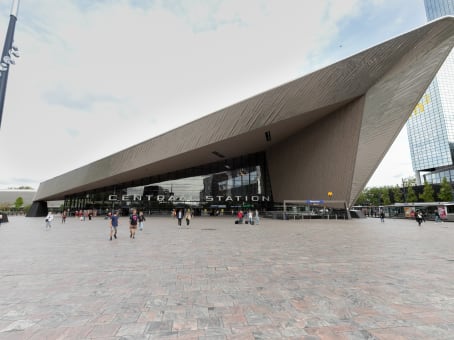 建筑位于RotterdamStationsplein 18 - A, Perron 2 1
