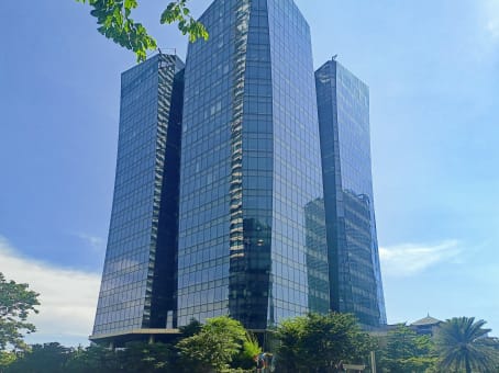 Building at 8 Rockwell Drive, 7th Floor Unit B, 8 Rockwell Center in Makati 1