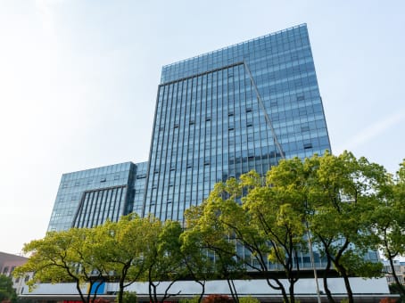 建筑位于昆山市前进中路270号 外贸商务大厦6楼 1