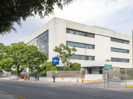 Building at Avenida Constituyentes 120, El carrizal in Santiago de Querétaro 1