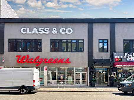 Building at 750 Manhattan Ave in Brooklyn