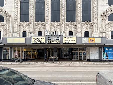 Building at 2828 N Clark St, 3rd Floor in Chicago 1