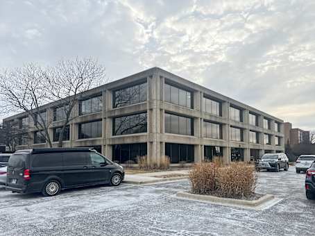 Building at 4200 Commerce Ct in Lisle
