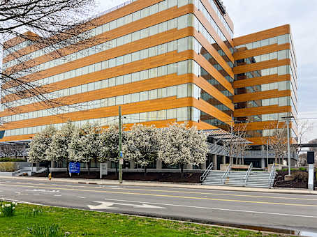 Building at 9 West Broad Street in Stamford