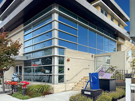 Building at 425 Page Mill Rd in Palo Alto