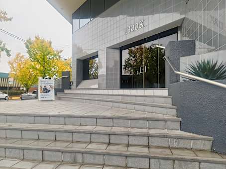 Building at 1300 K St in Modesto