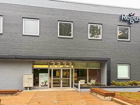 Building at 2323 Grand Ave in Des Moines