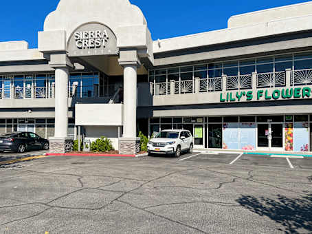 Building at 27125 Sierra Hwy in Santa Clarita