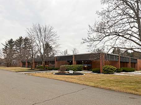 Building at 264 South River Road in Bedford