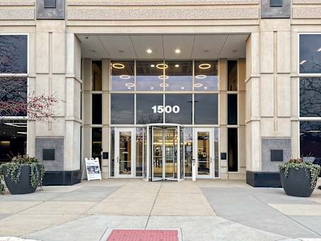 Building at 1500 McConnor Pkwy, Suite 200 in Schaumburg 1