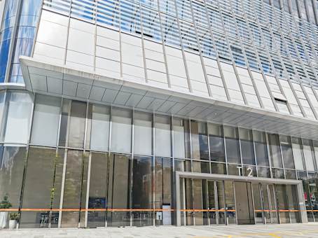 建筑位于深圳市新安街道创业二路51号大悦城铂悦T2栋10楼 1