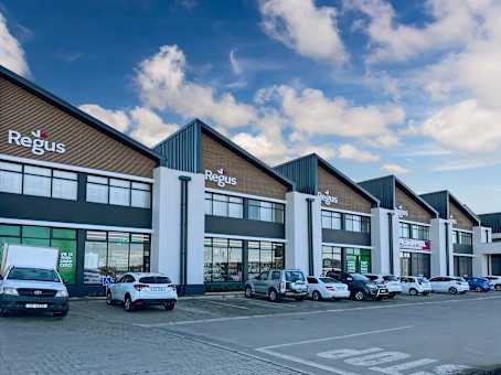 Building at Waterside Shopping Centre, Corner Waterfront Drive and Union Street in Knysna 1