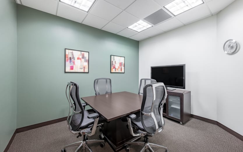 601 Carlson Parkway, Carlson Center, Suite 1050, 55305