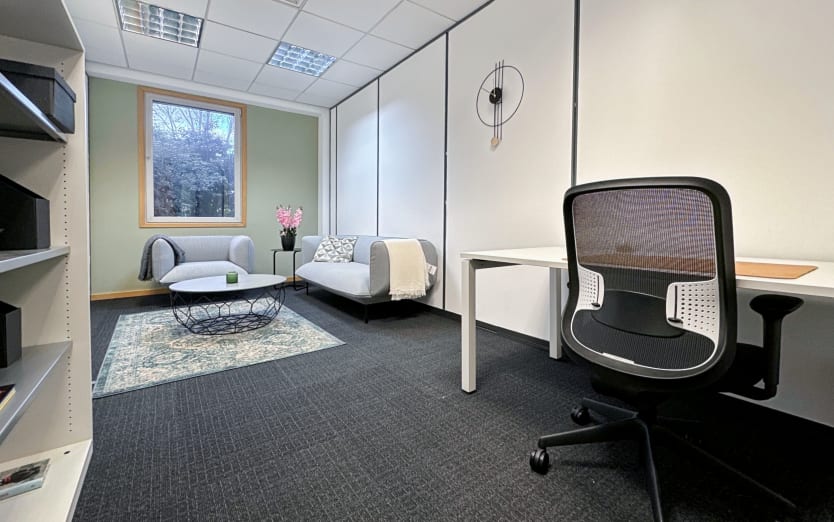 450 Bath Road, Longford, Heathrow Airport, UB7 0EB