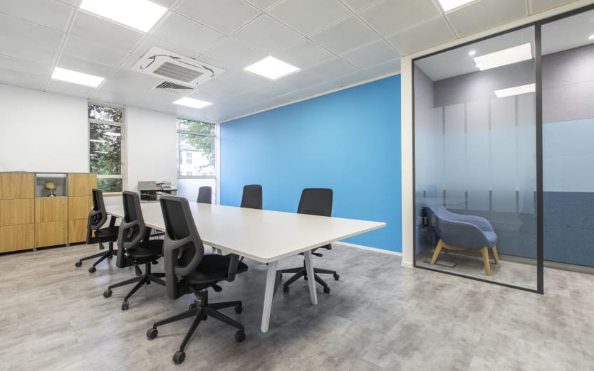 London Road, Staines upon Thames, TW18 4AX