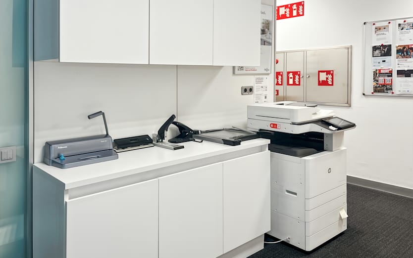 Four Tower Business Area Regus Torre de Cristal, Paseo de la Castellana 259C 18th Floor, 28046