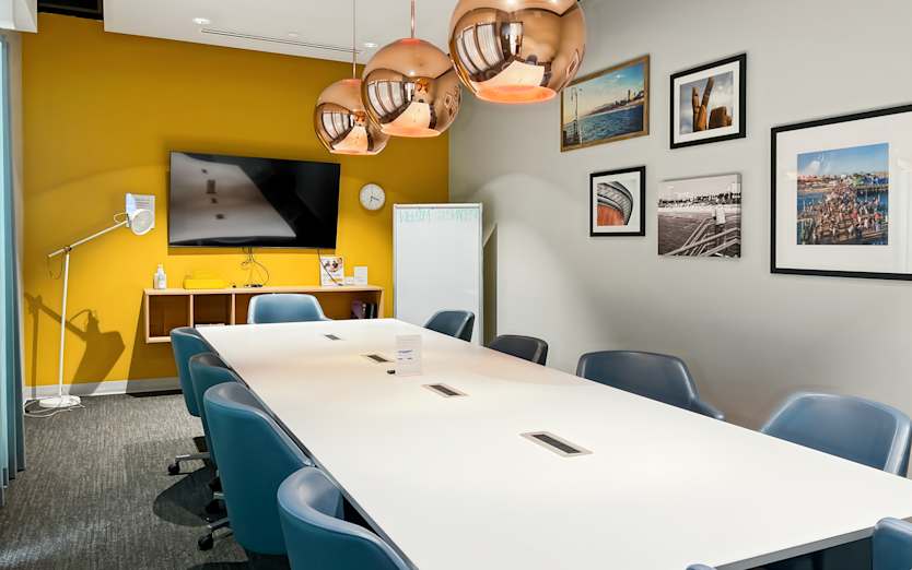 730 Arizona Avenue, 2nd Floor, 90401