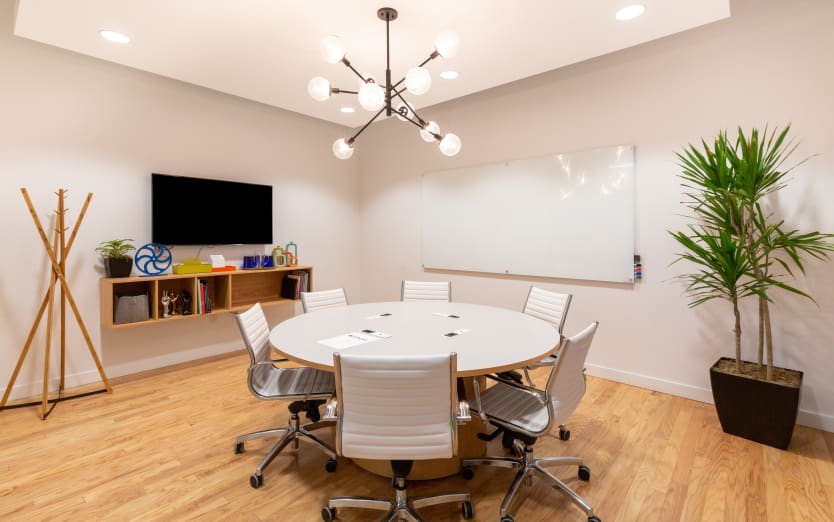 5455 De Gaspe Avenue, Suite 710, H2T 3B3