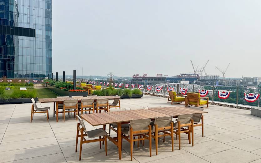 222 2nd Avenue South 17th Floor, 17th Floor, 37201