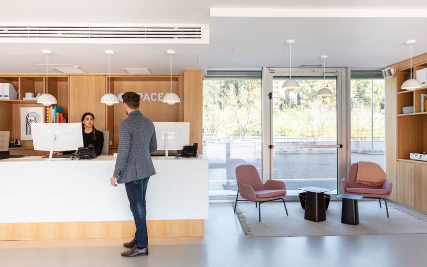 Viale Luca Gaurico 91/93, 00143