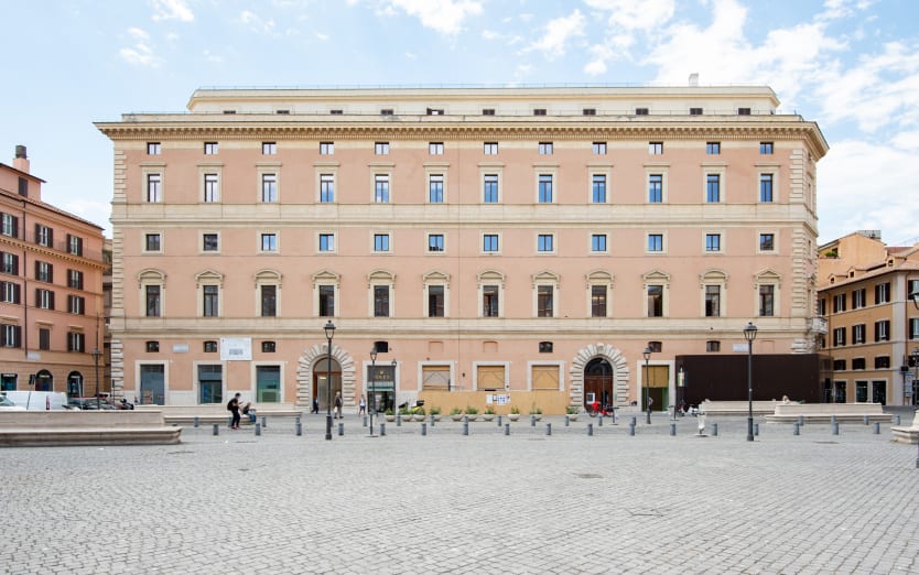 Piazza di San Silvestro 8, Palazzo Marignoli, 00187