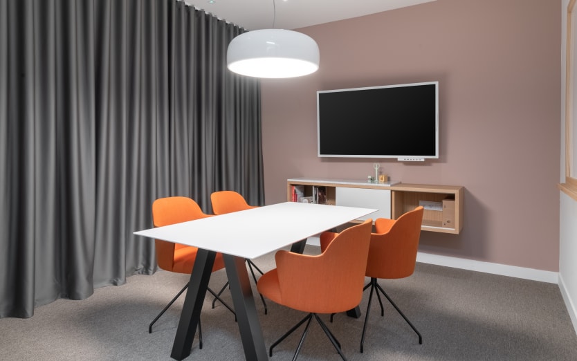 Vía de los Poblados, 1, 28033