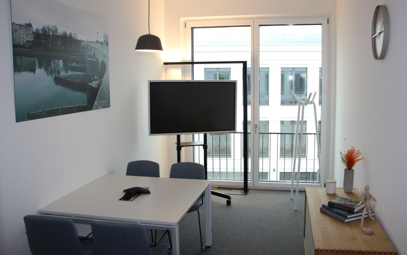 Johanna-Kinkel-Strasse 1-2, 93049