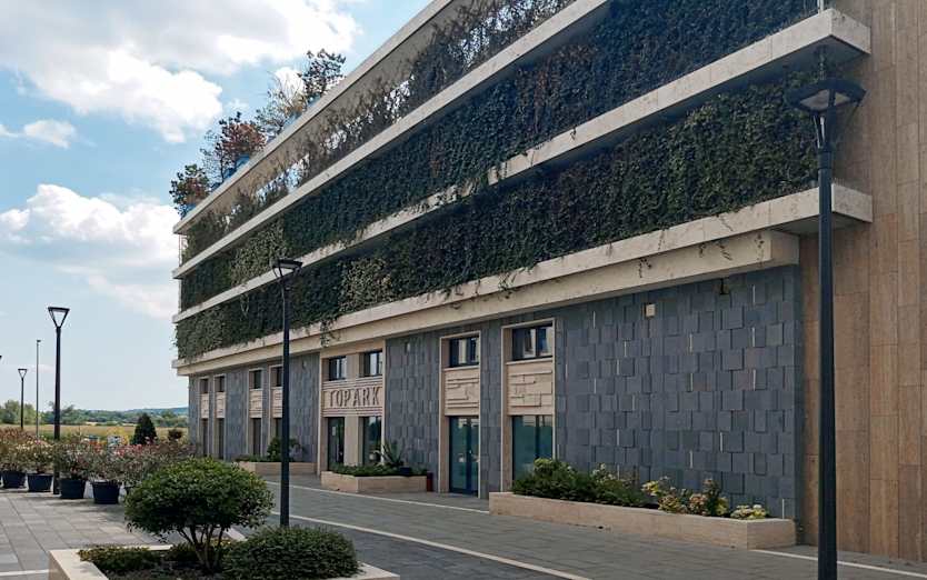 Sasbérc út 1, Tópark, 2051