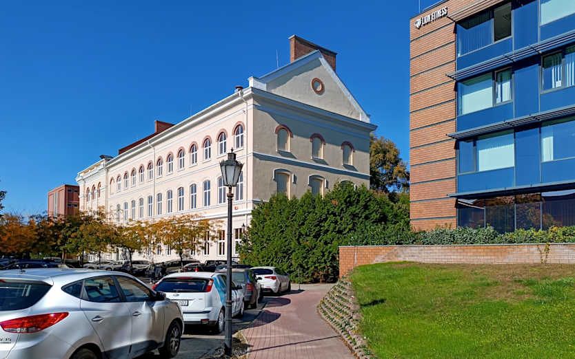 Vágóhíd u. 2, 4034