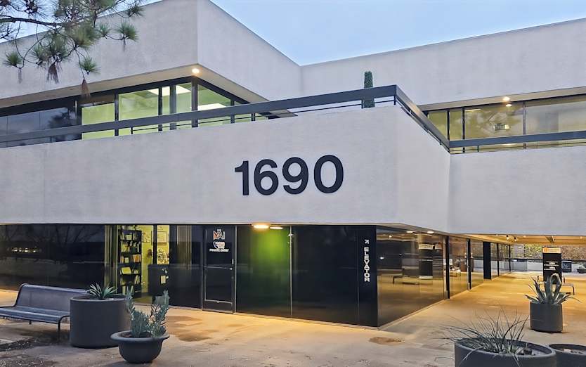 1690 W. Shaw Avenue, Suite 220, 93711