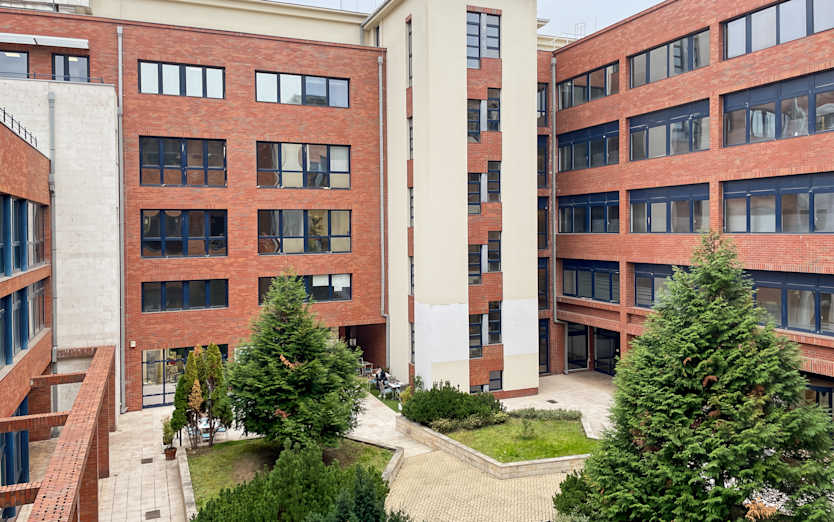 Montevideó utca 9, 1037