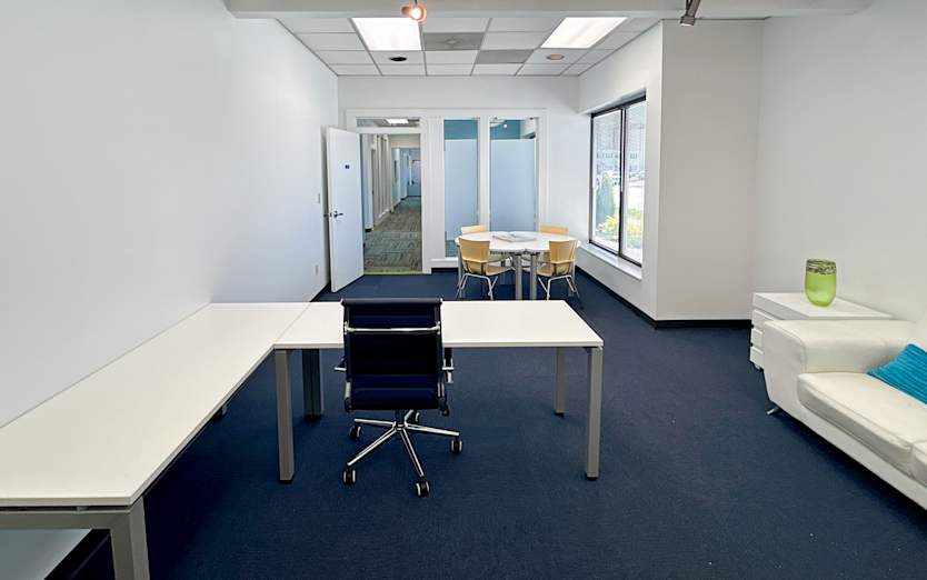 516 W Friendly Ave, 1st floor, 27401