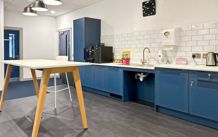 Weavers Court, Belfast, RG19 8