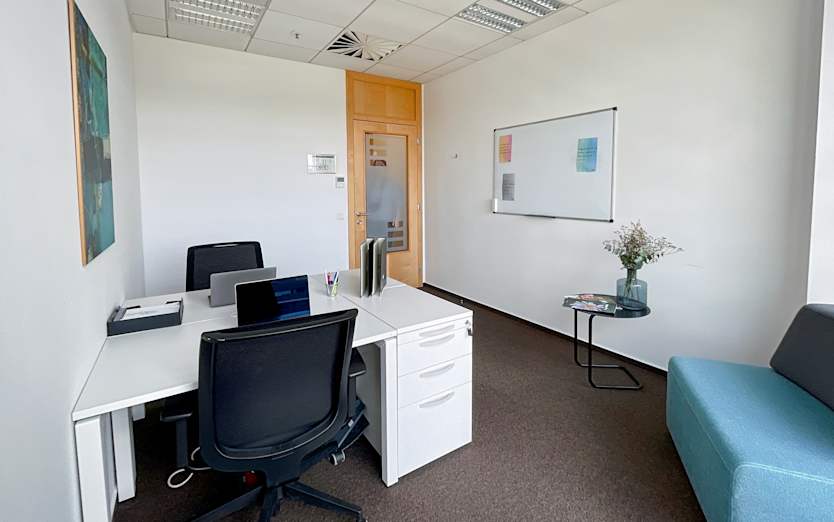 Holandská 2/4, 63900