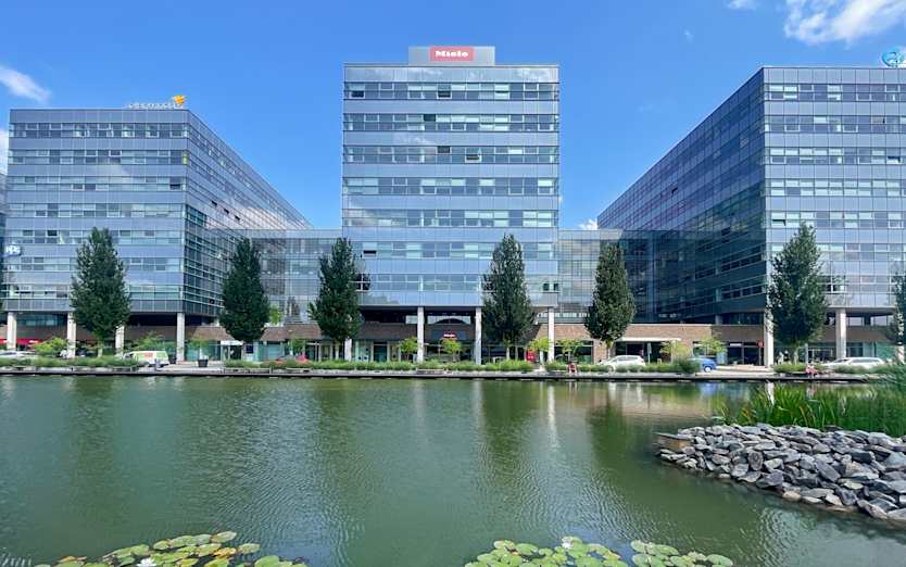 Holandská 2/4, 63900