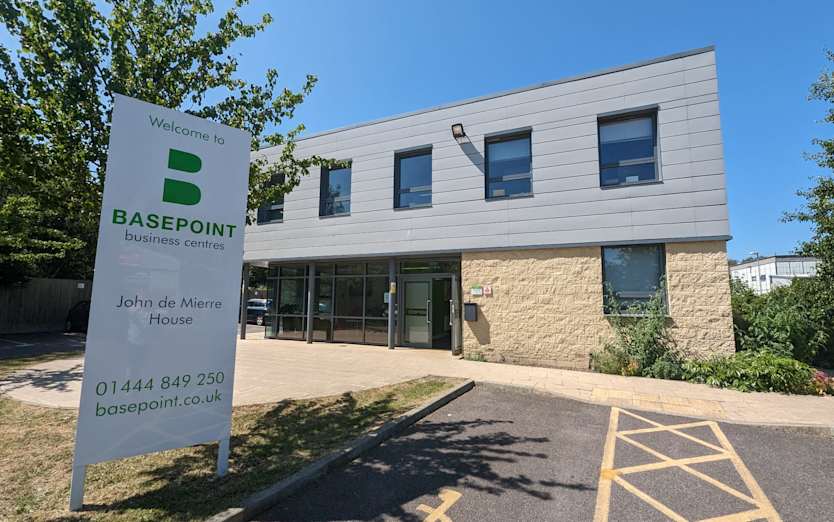 Bridge Road, Haywards Heath, RH16 1UA