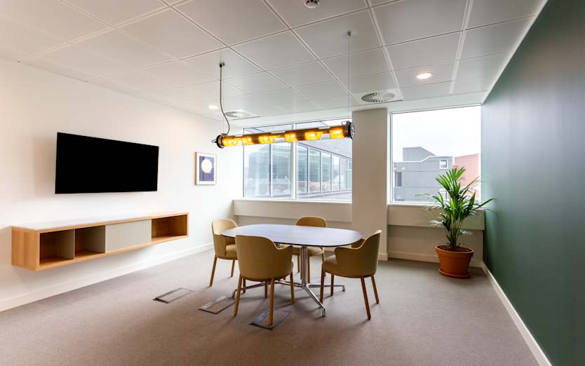 6 Woking One, Woking, GU21 6BG