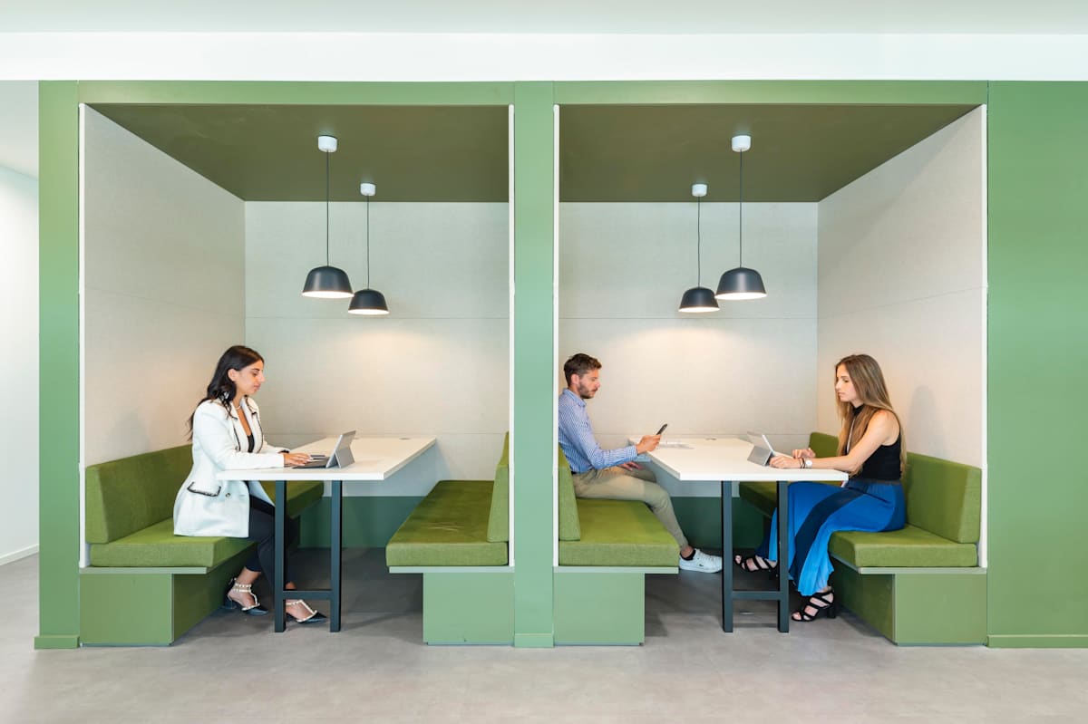 Continued growth of hybrid working prompts major technology investment from businesses as International Workplace Group announces latest CEO Study